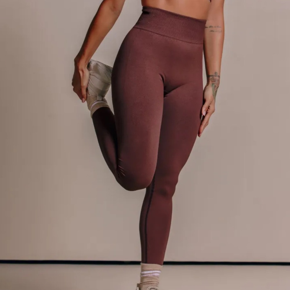 PrettyLittleThing Women's Deep burgundy Leggings